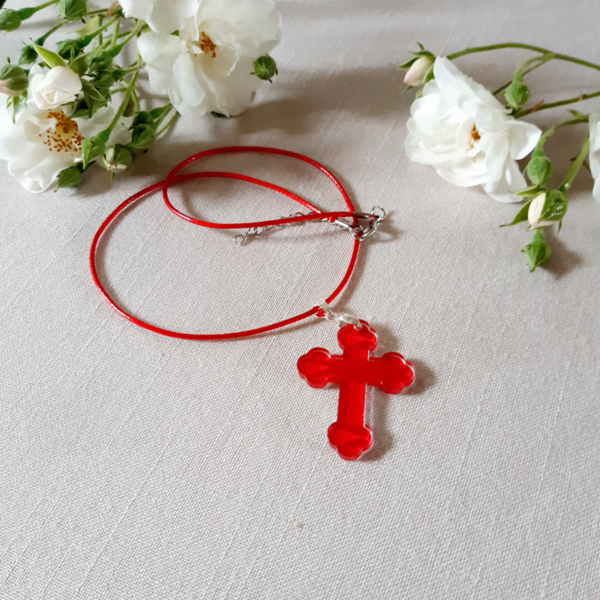 croix pendentif rouge en plexiglas